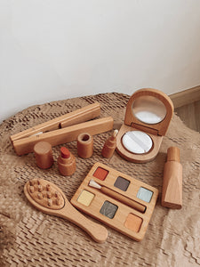Natural Wood Makeup Kit